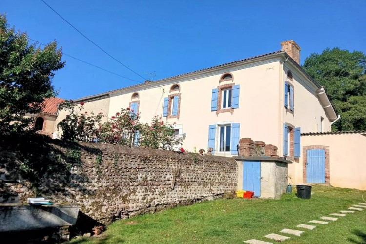 Property For Sale: Vic en Bigorre, Hautes-Pyrénées, France 