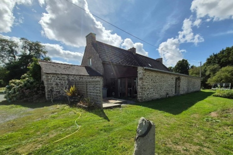 Property For Sale: Guingamp, Côtes-dArmor, France 