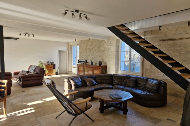 Property For Sale: Vienna, Vienne, France 