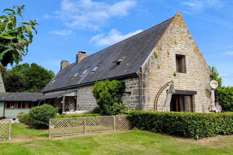 Property For Sale: Lignol, Morbihan, France 