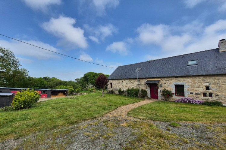 Property For Sale: Kerien, Côtes-dArmor, France 
