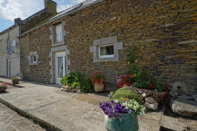 Property For Sale: St Nicolas du Pelem, Côtes-dArmor, France 