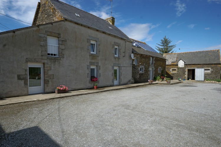 Property For Sale: St Nicolas du Pelem, Côtes-dArmor, France 