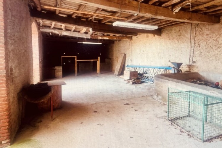 Property For Sale: Vic en Bigorre, Hautes-Pyrénées, France 