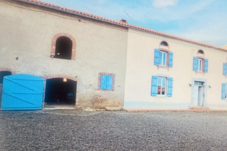 Property For Sale: Vic en Bigorre, Hautes-Pyrénées, France 