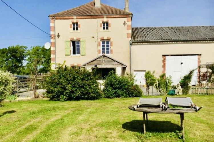 Property For Sale: Le Dorat, Vienne, France 