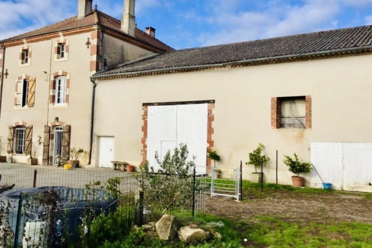 Property For Sale: Le Dorat, Vienne, France 