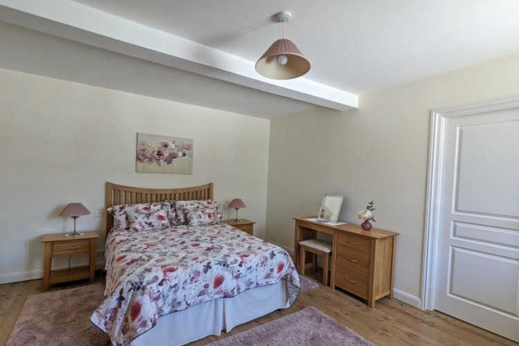 Property For Sale: vienne, Vienne, France 