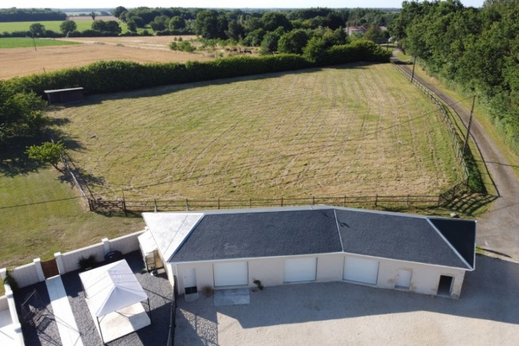 Property For Sale: vienne, Vienne, France 