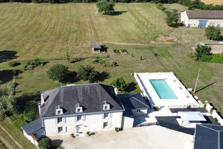 Property For Sale: vienne, Vienne, France 