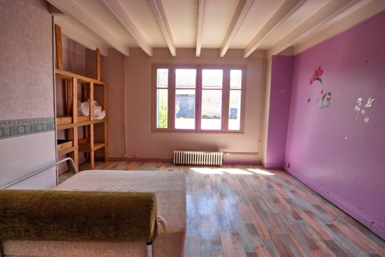 Property For Sale: vienne, Vienne, France 