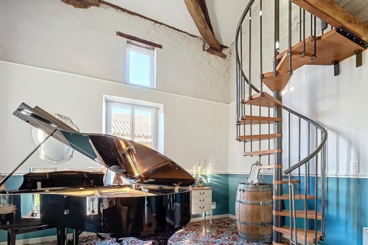 Property For Sale: Auvillar, Tarn-et-Garonne, France 